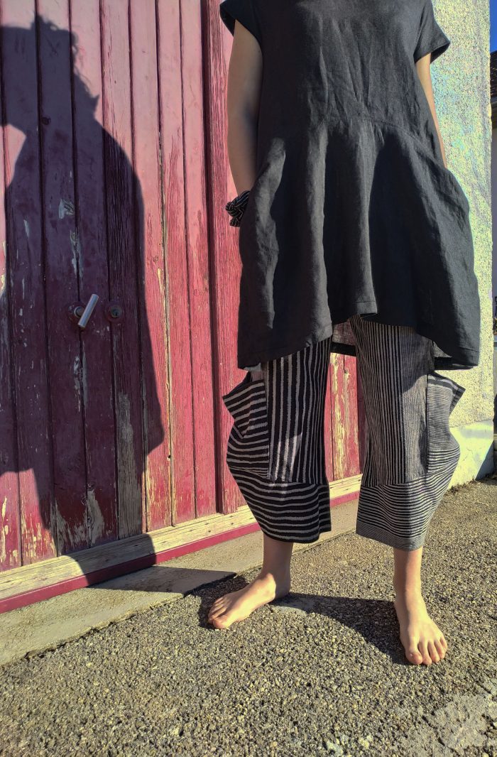 Lotus pants. Digital sewing pattern featuring a lagenlook style and hip pockets. - Image 5