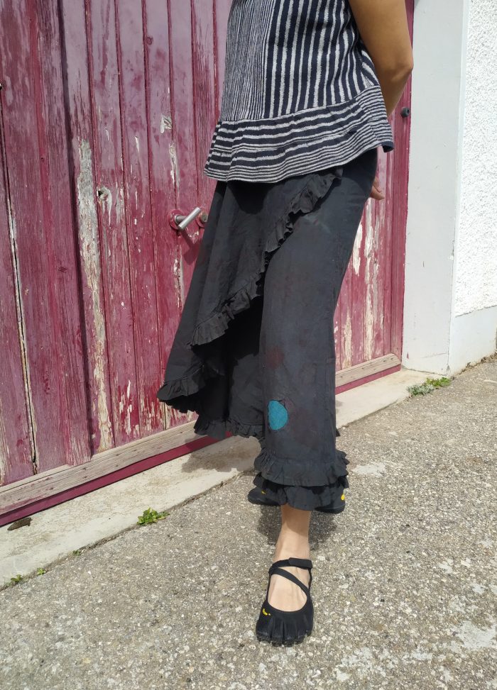 Aw5 Wide leg culottes with skirt overlay, inspired by the Flamingo flower — artistic lagenlook design by Aura Guignard.